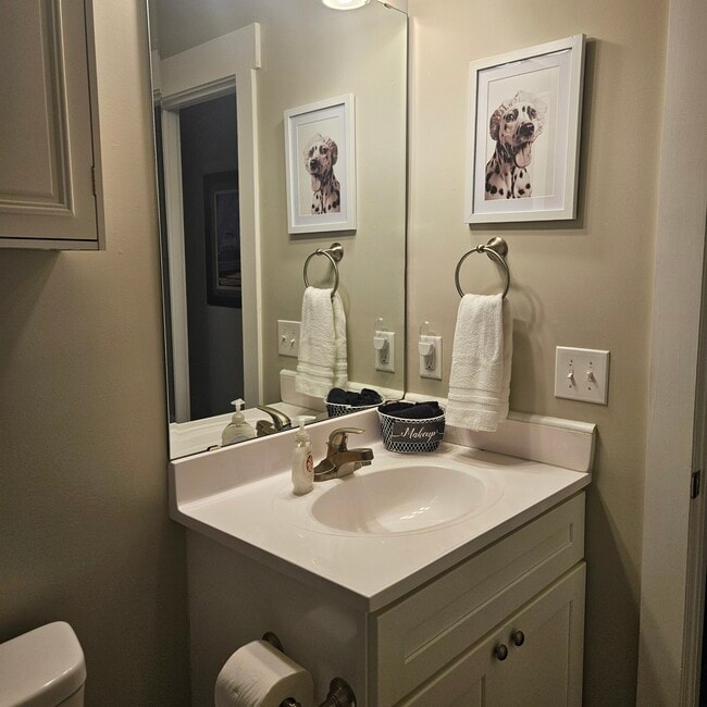 Building Photo - 608 Albemarle Rd