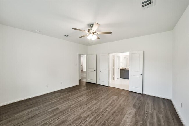 Building Photo - 11611 Moltere Dr