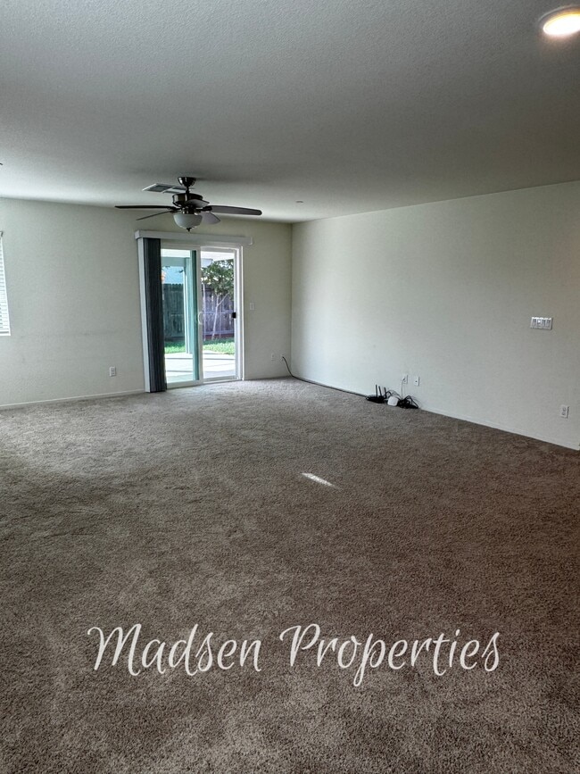 Building Photo - 114 Christian Ave