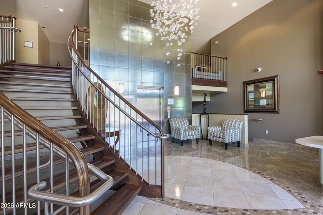 Building Photo - 945 E Playa Del Norte Dr