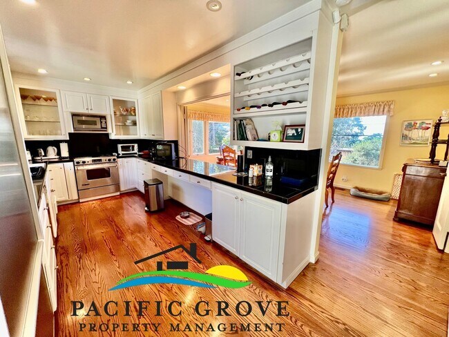 Building Photo - Lovely Ocean View Home Available NOW!