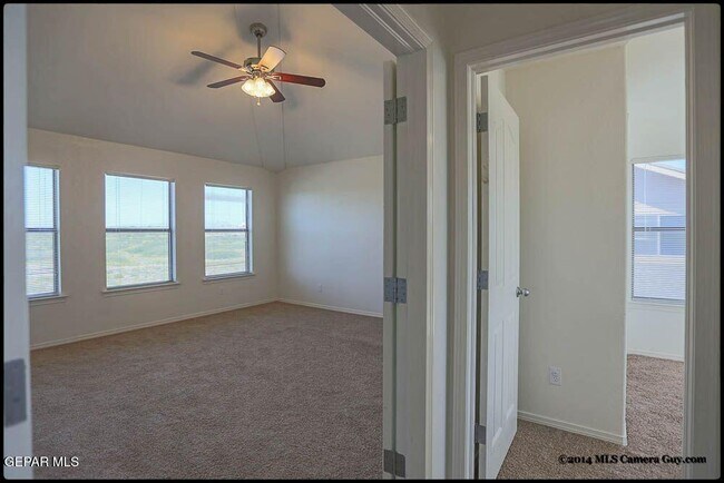 Building Photo - 1345 Fito Hernandez St