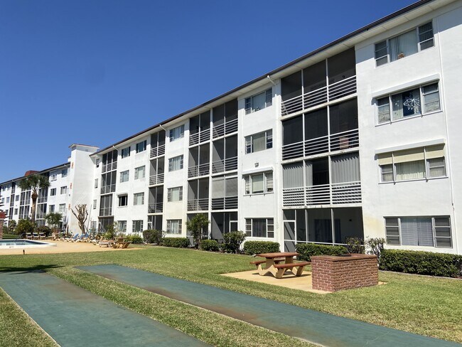 Building Photo - 4500 N Flagler Dr