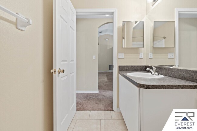 Building Photo - 15 Firtree Ln