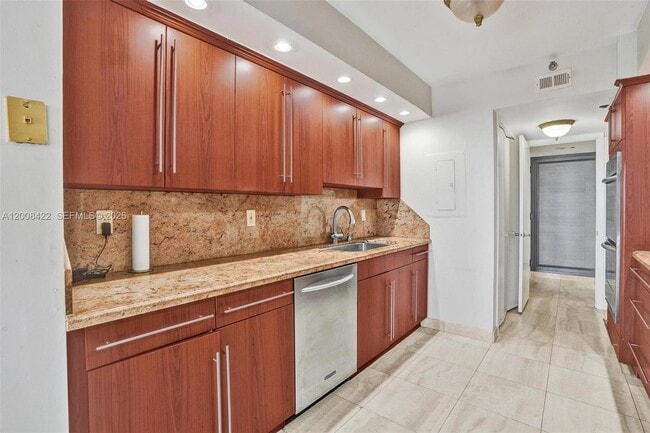 Building Photo - 19355 Turnberry Way