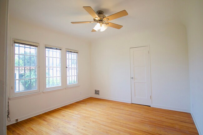 Building Photo - 1055 S Crescent Heights Blvd