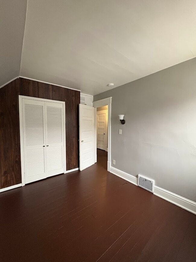 Building Photo - Beautifully finished 3 bedroom home for rent - Akron OH