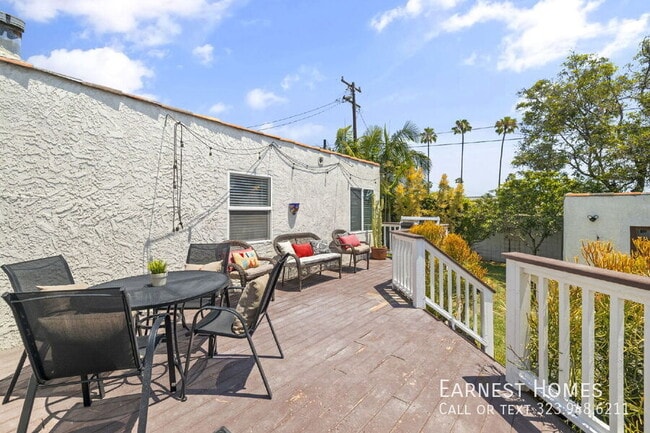 Building Photo - 5336 S Rimpau Blvd