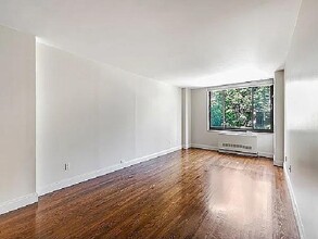 Building Photo - 300 Albany St