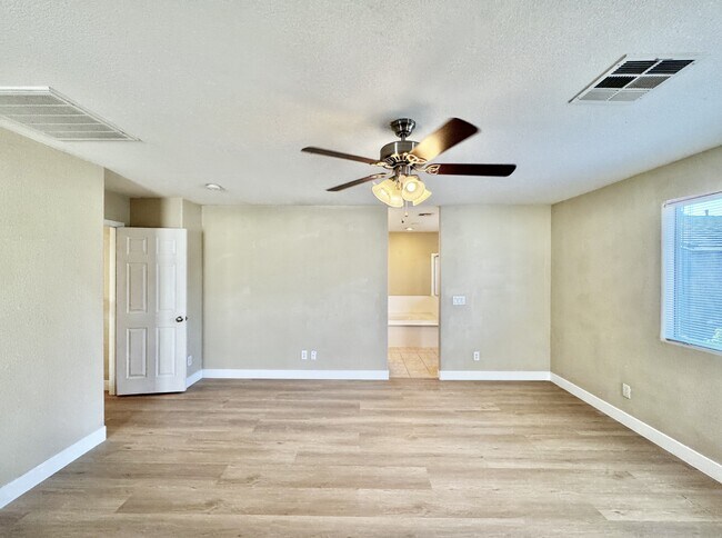 Building Photo - 4967 Crimson Mare Rd