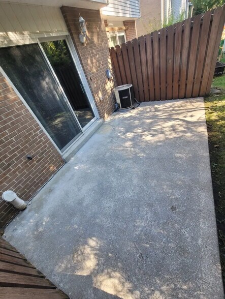 Building Photo - 503 Tyler Dr