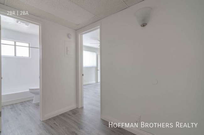 Building Photo - 8556 Cashio St