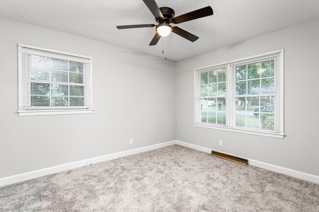 Building Photo - 345 Hale St