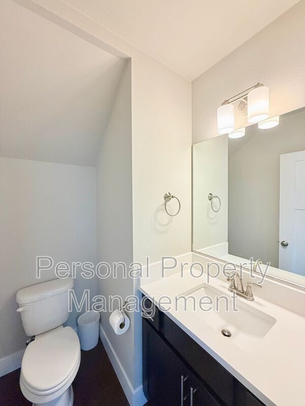 Building Photo - 1530 NW 29th Pl