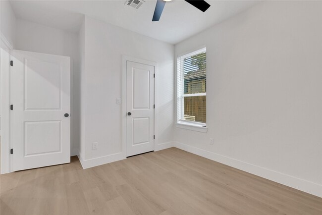 Building Photo - 2619 Delafield St