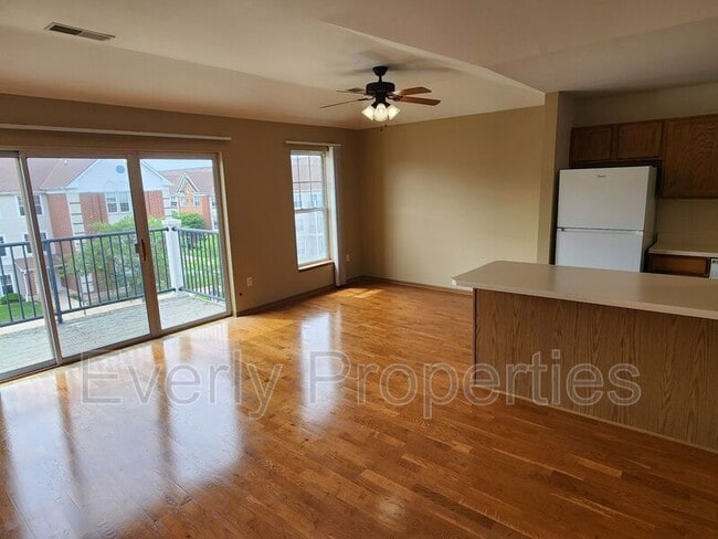 Building Photo - 6935 70th Ct