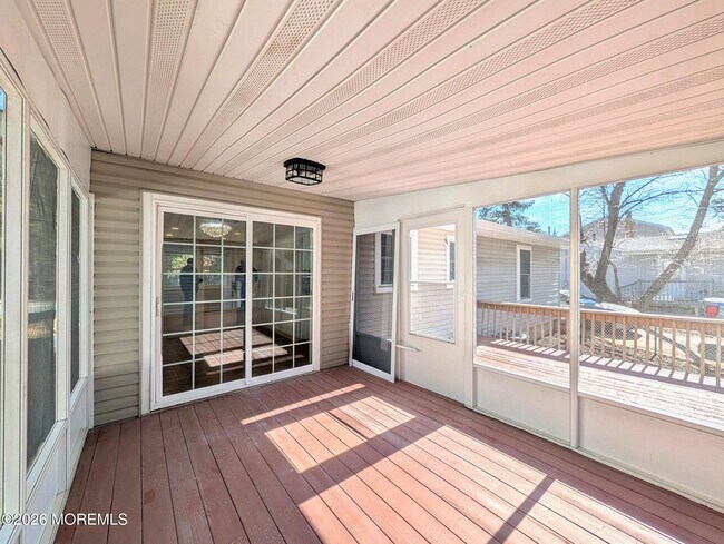 Building Photo - 73 S Shore Dr