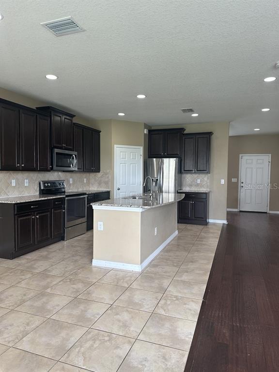 Building Photo - 3034 Winglewood Cir