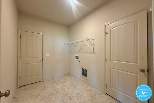 Building Photo - 95 Suhani Ln