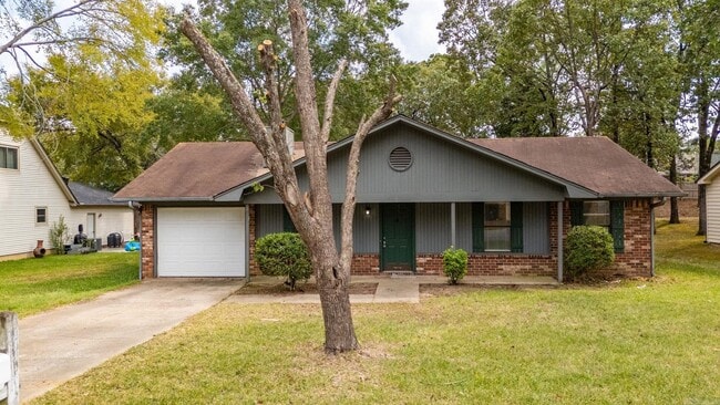 Primary Photo - 19 Oak Forest Dr