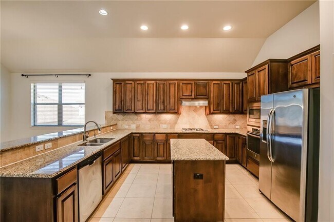 Building Photo - 2328 Lookout Range Dr