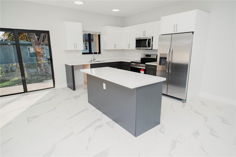 Building Photo - 820 Dr B J McCormick Ave