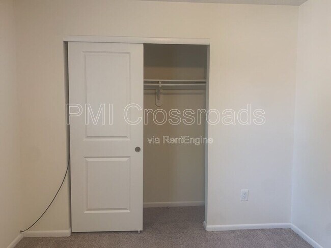 Building Photo - 3088 Howey Rd
