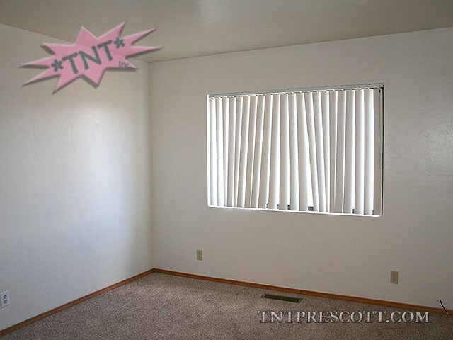 Building Photo - Pine Creek Estates Townhome