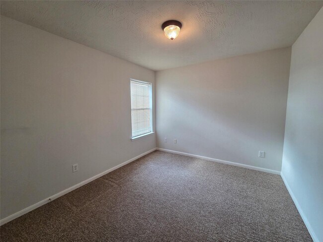 Building Photo - 10903 Windfern Lakes St