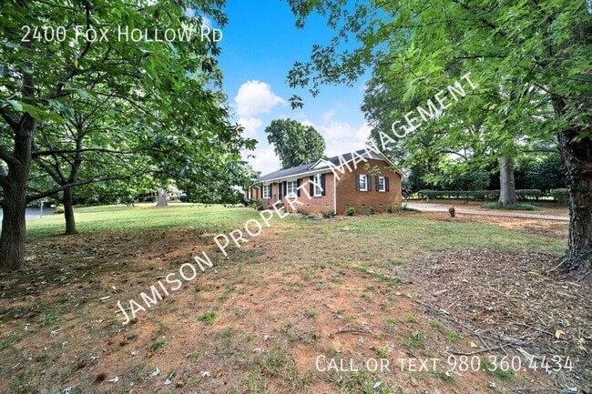 Building Photo - 2400 Fox Hollow Rd