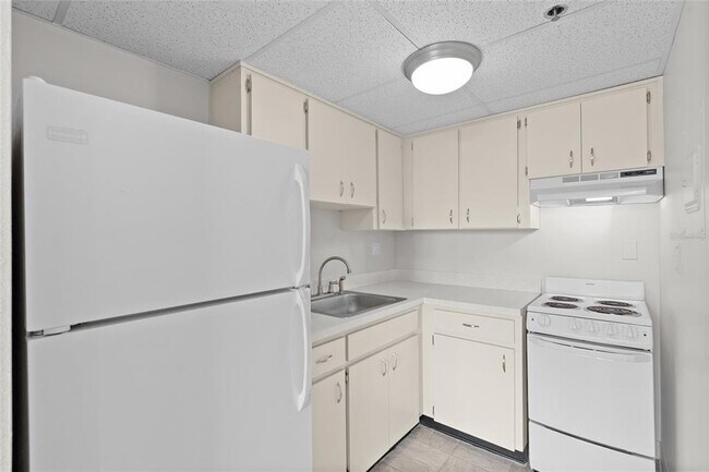 Building Photo - 411 1st Ave N