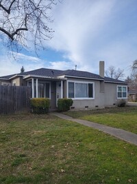 Building Photo - Cozy 3 bed, 1 bath home in Medford