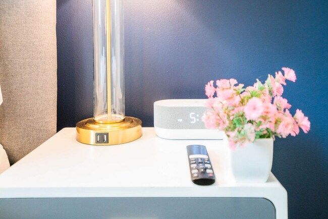 Building Photo - 888 N 4th St