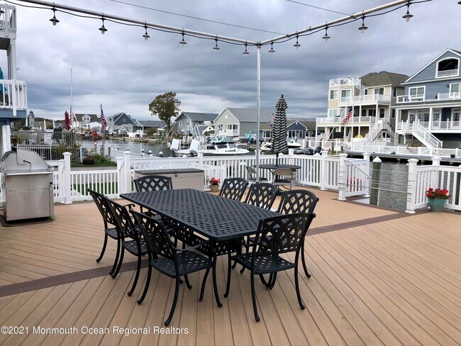 Building Photo - 3456 Jefferson Ave