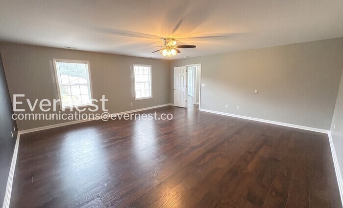 Building Photo - 112 Grey Mare St