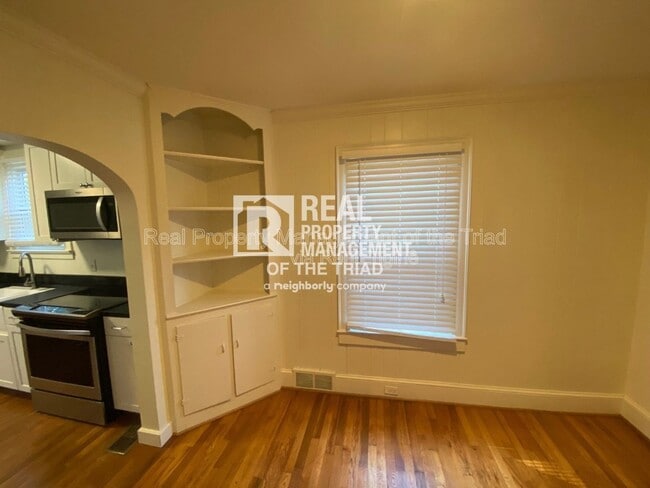 Building Photo - 1223 Ebert St