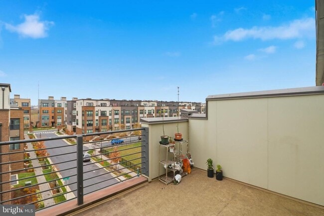 Building Photo - 16199 Columbus Ave