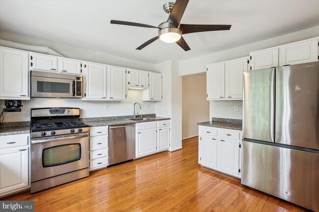Building Photo - 8258 Cedar Landing Ct