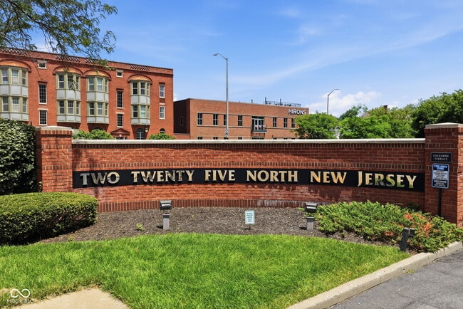 Building Photo - 225 N New Jersey St