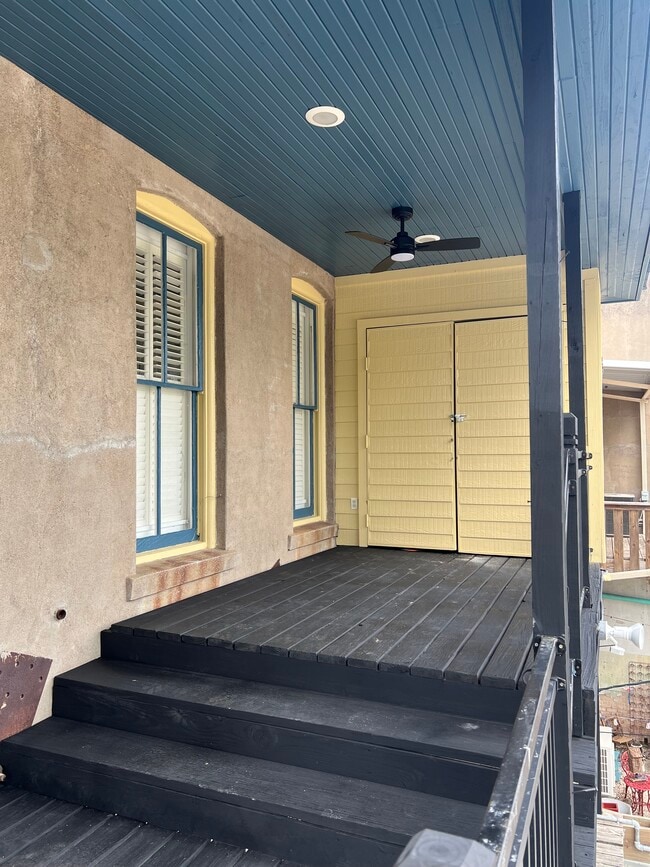 Building Photo - 1004 Milam St