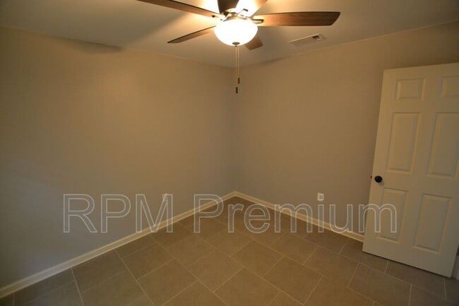 Building Photo - 1632 Mary Lou Dr