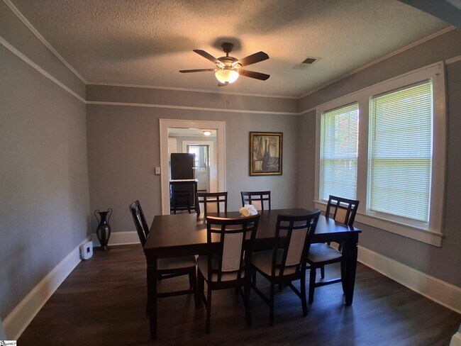 Building Photo - 506 Pinckney St