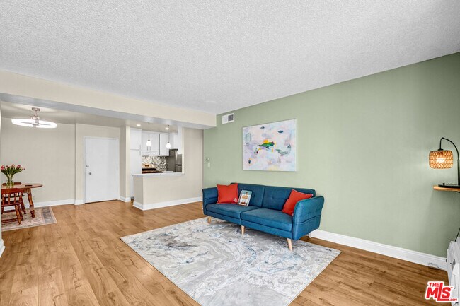 Building Photo - 18620 Hatteras St