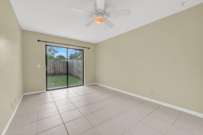 Building Photo - 5864 Strawberry Lakes Cir