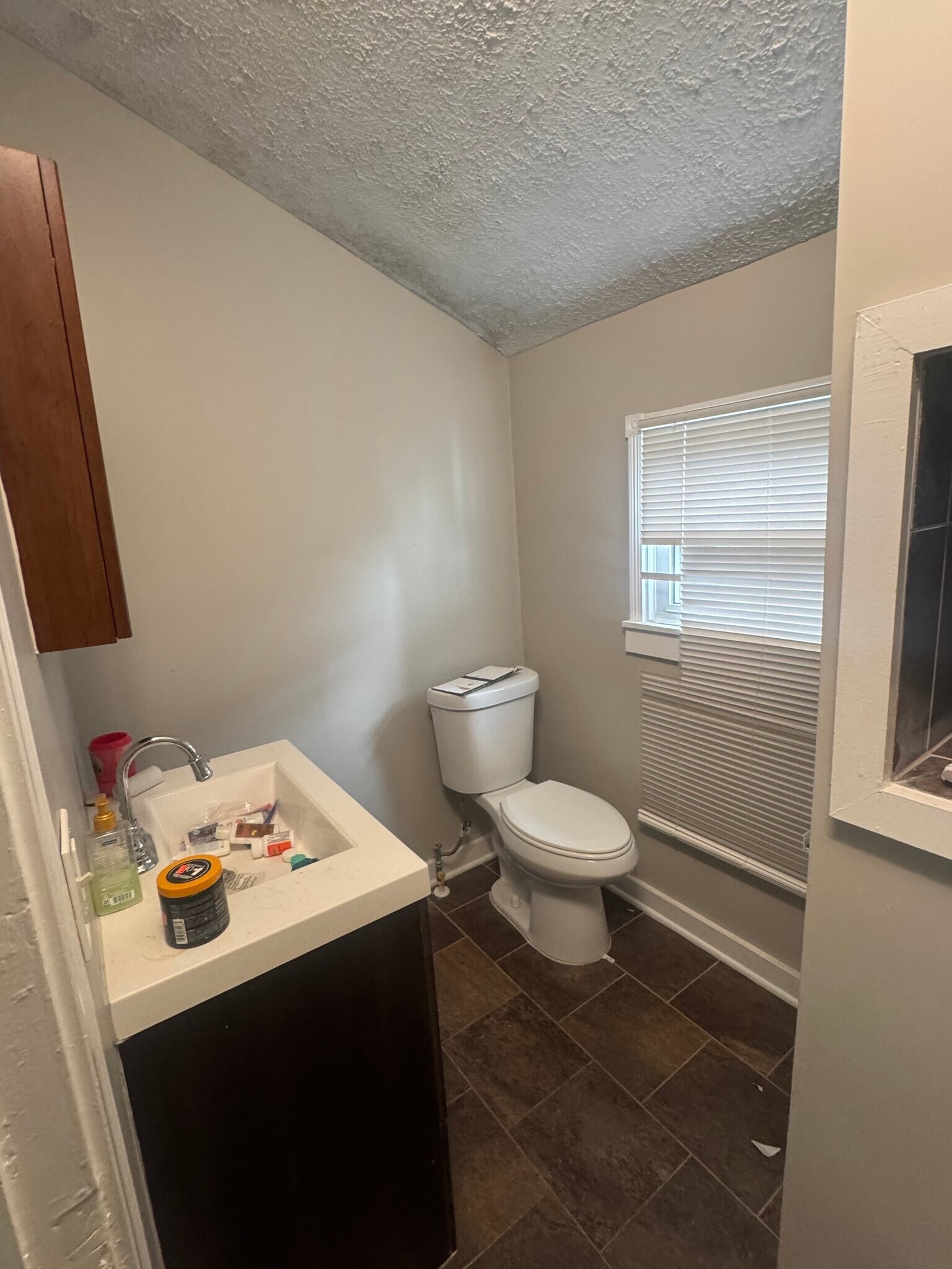 Building Photo - 360 Turner St