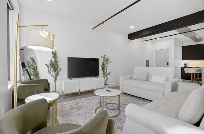 Building Photo - 100 W 5th St