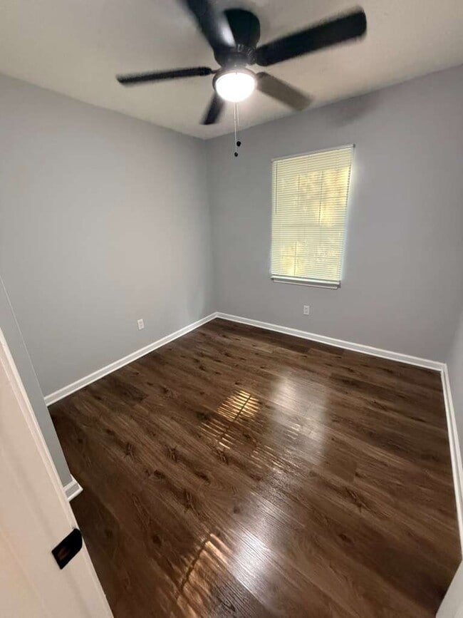 Building Photo - 6992 Flagstone Dr