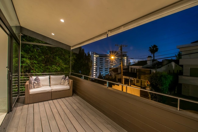 Balcony - 1440 N Kings Rd