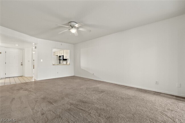 Building Photo - 4620 SE 5th Pl