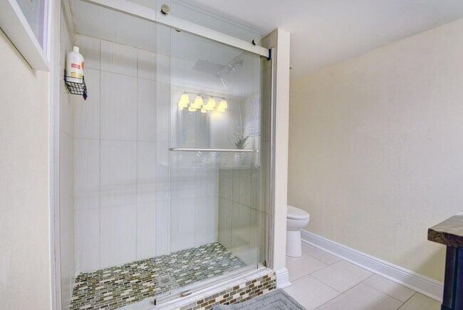 Building Photo - 3200 S Ocean Blvd